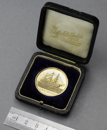 Gold HMS Conway Rowing Medallion - Commander L H Barradell - The Parker Prize